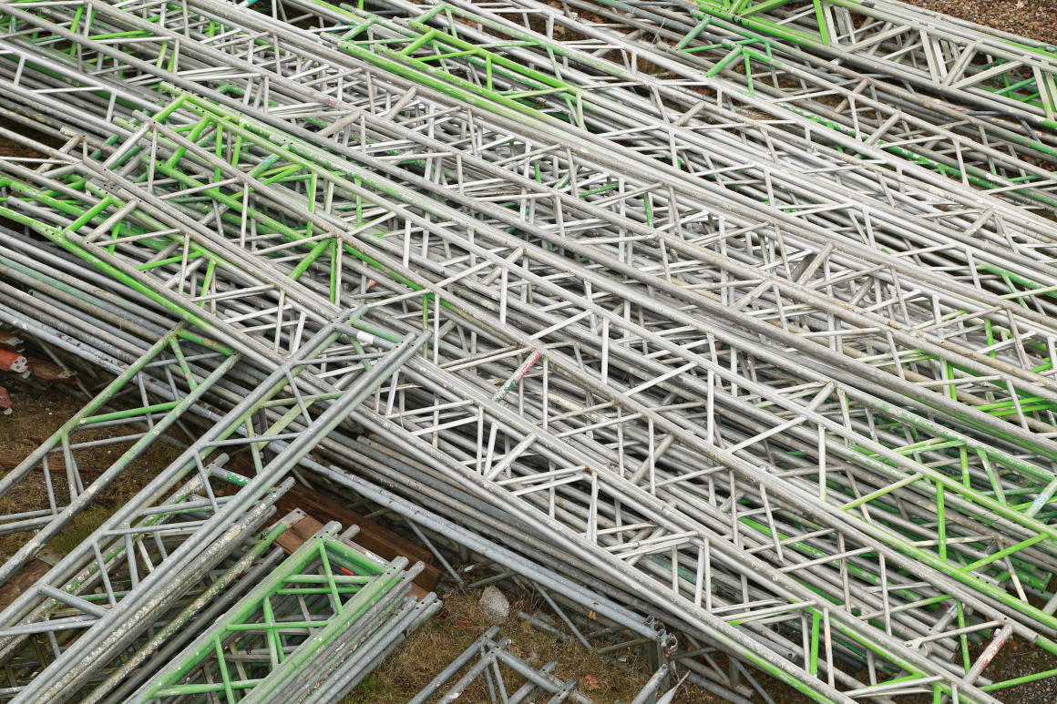 Ger&uuml;stbau auf Baustelle